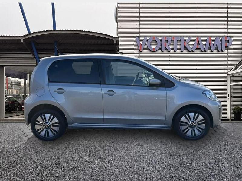 Gebraucht VW e-up! 61 kW (83 PS) 2021 Tungsten silver (metallic) Kleinwagen