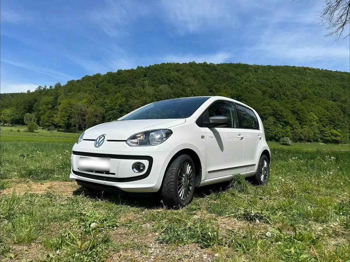 Używany VW up! 60 KM (44 kW) 2013 Biały Hatchback