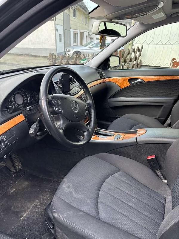 Gebraucht Mercedes E220 Elegance 170 PS (125 kW) 2007 Schwarz Kombi