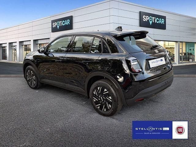 Neu Fiat 600 101 PS (74 kW) 2025 Schwarz Limousine