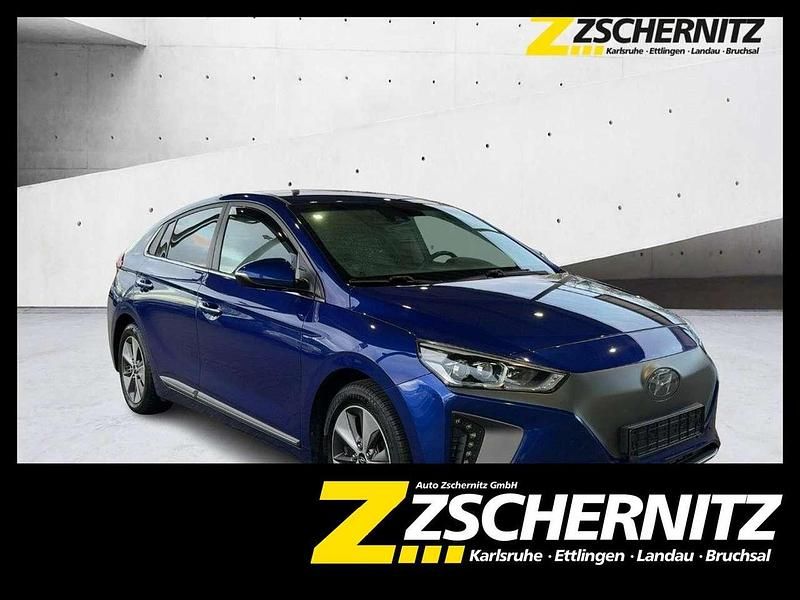 Intense blue / met Gebraucht 2019 Hyundai Ioniq Premium Kleinwagen | 12.960 € (Superpreis) - Bild 1/4