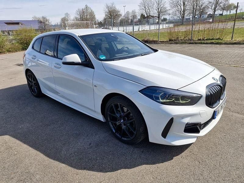 Gebraucht BMW 120 M Sport 178 PS (130 kW) 2022 Weiß Kleinwagen