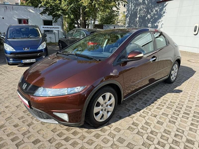 Ionized bronze Gebraucht 2011 Honda Civic Comfort Limousine | 6.390 € (Etwas zu teuer) - Bild 1/4
