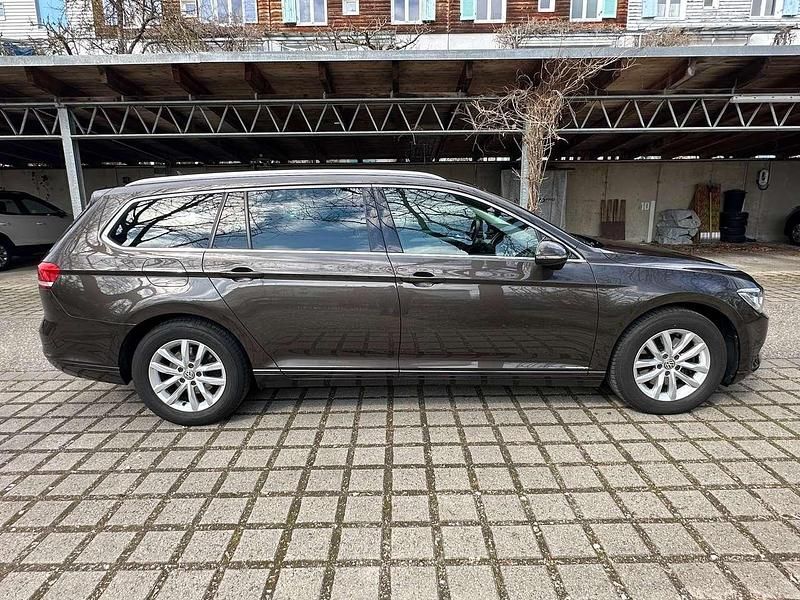Gebraucht VW Passat Comfortline 150 PS (110 kW) 2015 Braun Kombi