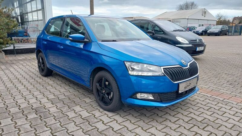 Blau Gebraucht 2018 Skoda Fabia Limousine | 12.800 € (Etwas zu teuer) - Bild 1/4