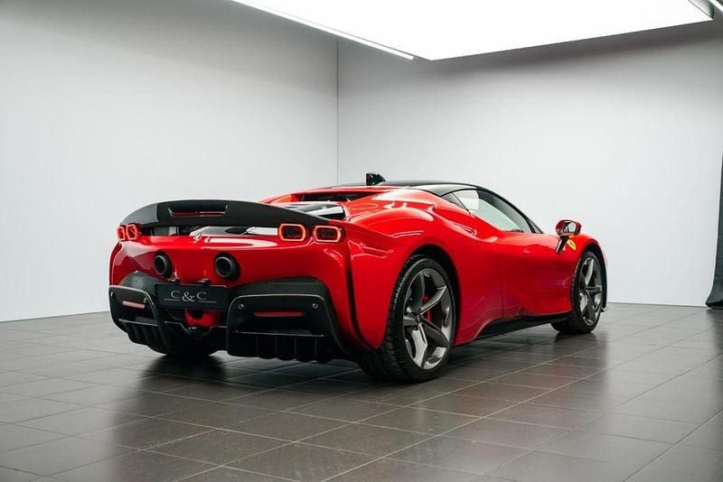 Gebraucht Ferrari SF90 999 PS (734 kW) 2021 Rot Coupé