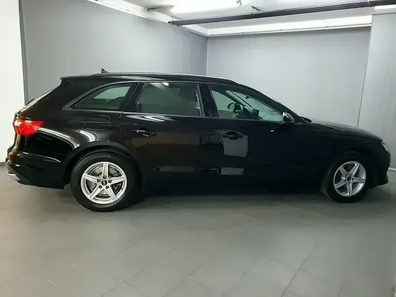 Gebraucht Audi A4 Design 163 PS (119 kW) 2022 Brillantschwarz Kombi