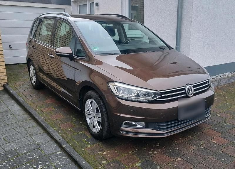 Gebraucht VW Touran 150 PS (110 kW) 2015 Braun Van / Kleinbus