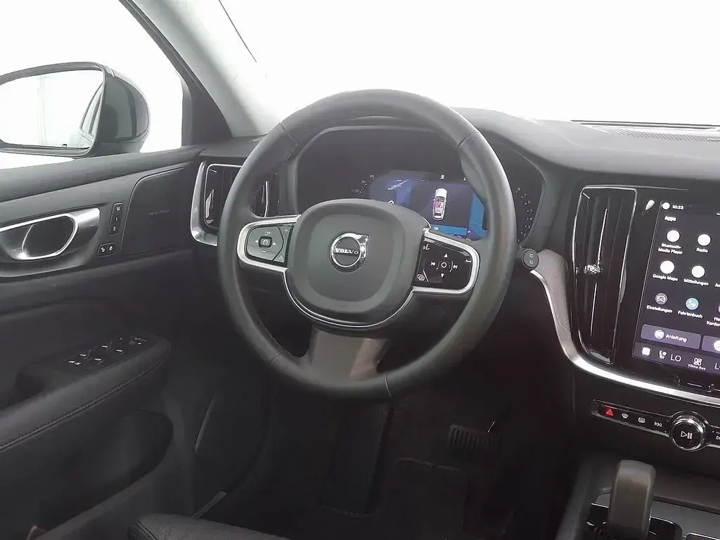 Gebraucht Volvo V60 Plus 197 PS (144 kW) 2025 Blau Kombi
