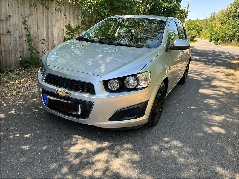 Silber Gebraucht 2012 Chevrolet Aveo Kleinwagen | 2.399 € (Guter Preis) - Bild 1/4