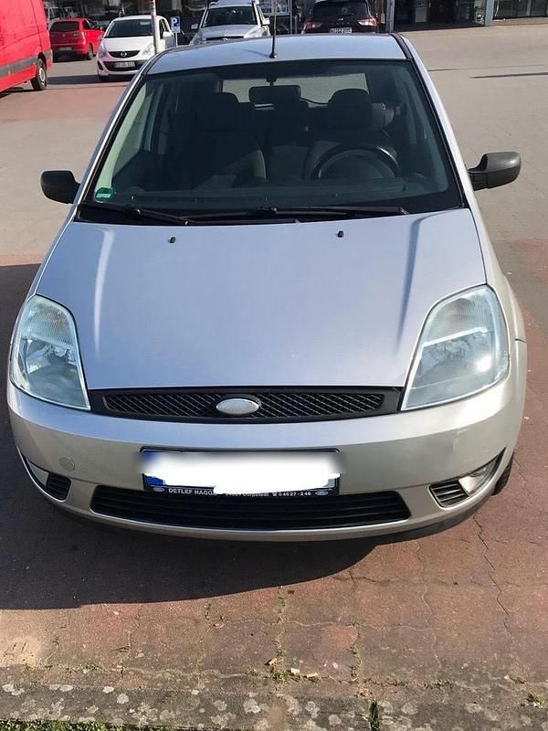 Silber Gebraucht 2003 Ford Fiesta Kleinwagen | 950 € (Fairer Preis) - Bild 1/4