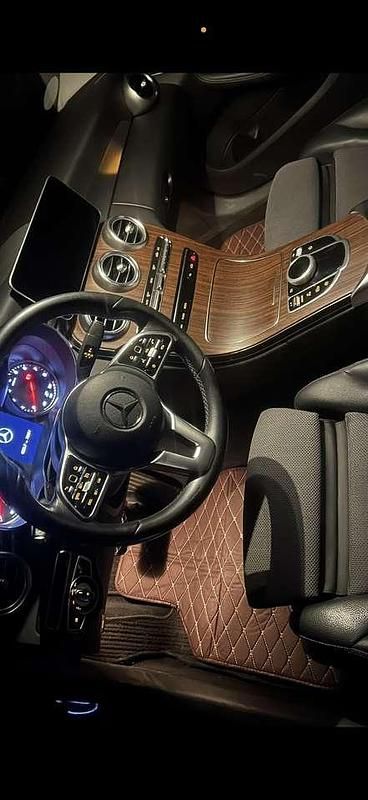 Gebraucht Mercedes C180 156 PS (114 kW) 2020 Blau Limousine