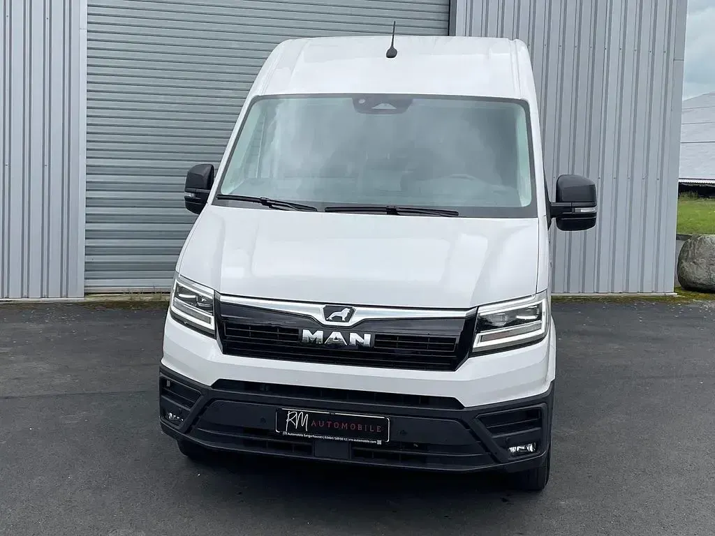 Używany MAN TGE 177 KM (130 kW) 2025 Biały Van