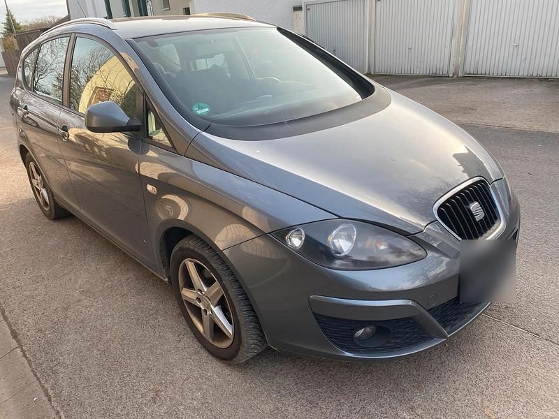 Gebraucht Seat Altea XL 105 PS (77 kW) 2012 Grau Van / Kleinbus