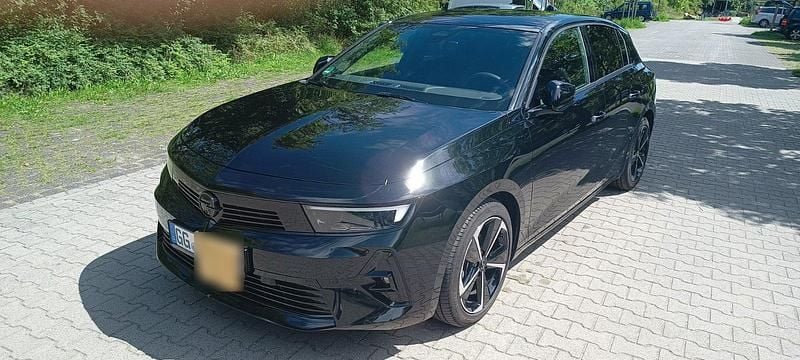 Gebraucht Opel Astra 131 PS (96 kW) 2024 Schwarz Limousine