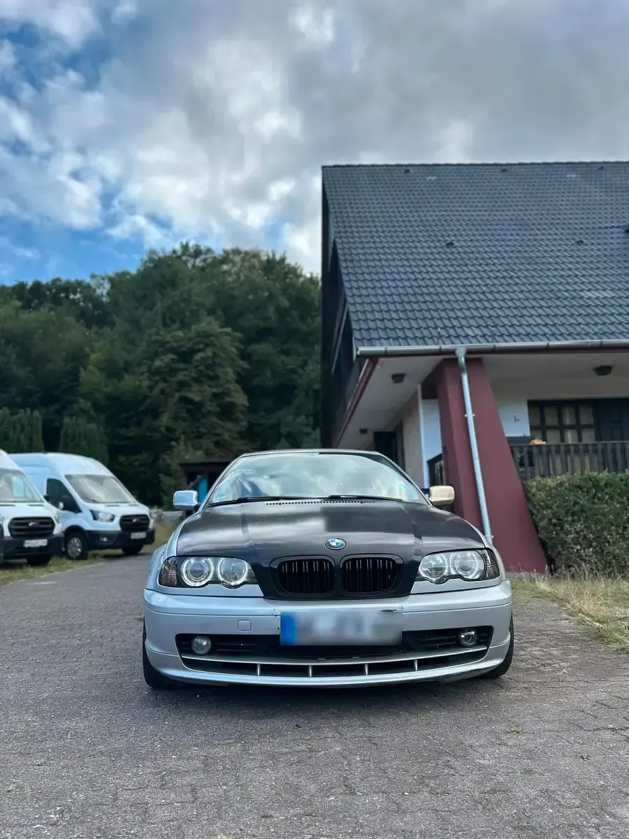 Gebraucht BMW 320 Basis 170 PS (125 kW) 2001 Silber Coupé