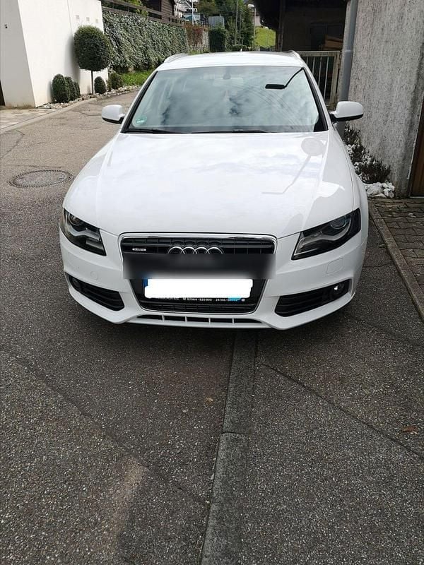 Weiß Gebraucht 2011 Audi A4 Attraction Kombi | 13.500 € - Bild 1/4