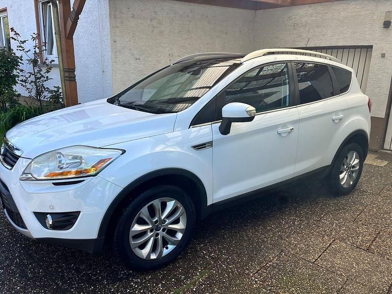 Gebraucht Ford Kuga Titanium 136 PS (100 kW) 2009 Weiß SUV