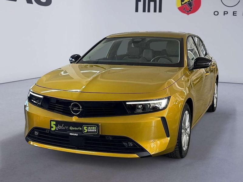 Gebraucht Opel Astra 131 PS (96 kW) 2023 Lackierung amber yellow/typ au Limousine