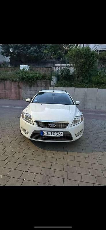 Weiß Gebraucht 2010 Ford Mondeo Kombi | 2.300 € (Superpreis) - Bild 1/4