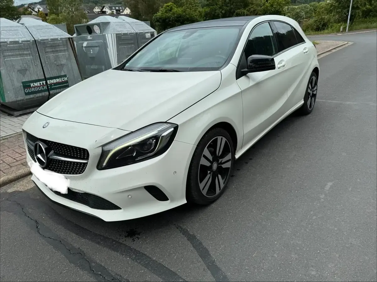 Gebraucht Mercedes A220 170 PS (125 kW) 2016 Weiß Kleinwagen