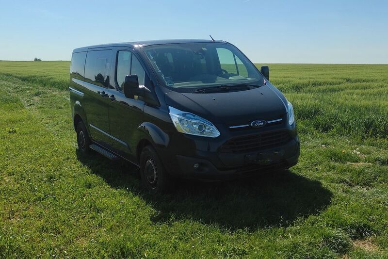 Schwarz Gebraucht 2013 Ford Tourneo Custom Titanium Van / Kleinbus | 13.499 € (Superpreis) - Bild 1/4