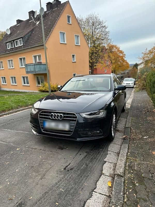 Gebraucht Audi A4 122 PS (89 kW) 2014 Grau Kombi