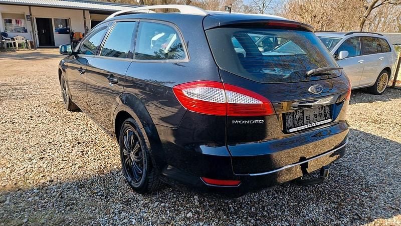 Gebraucht Ford Mondeo 150 PS (110 kW) 2010 Schwarz Kombi
