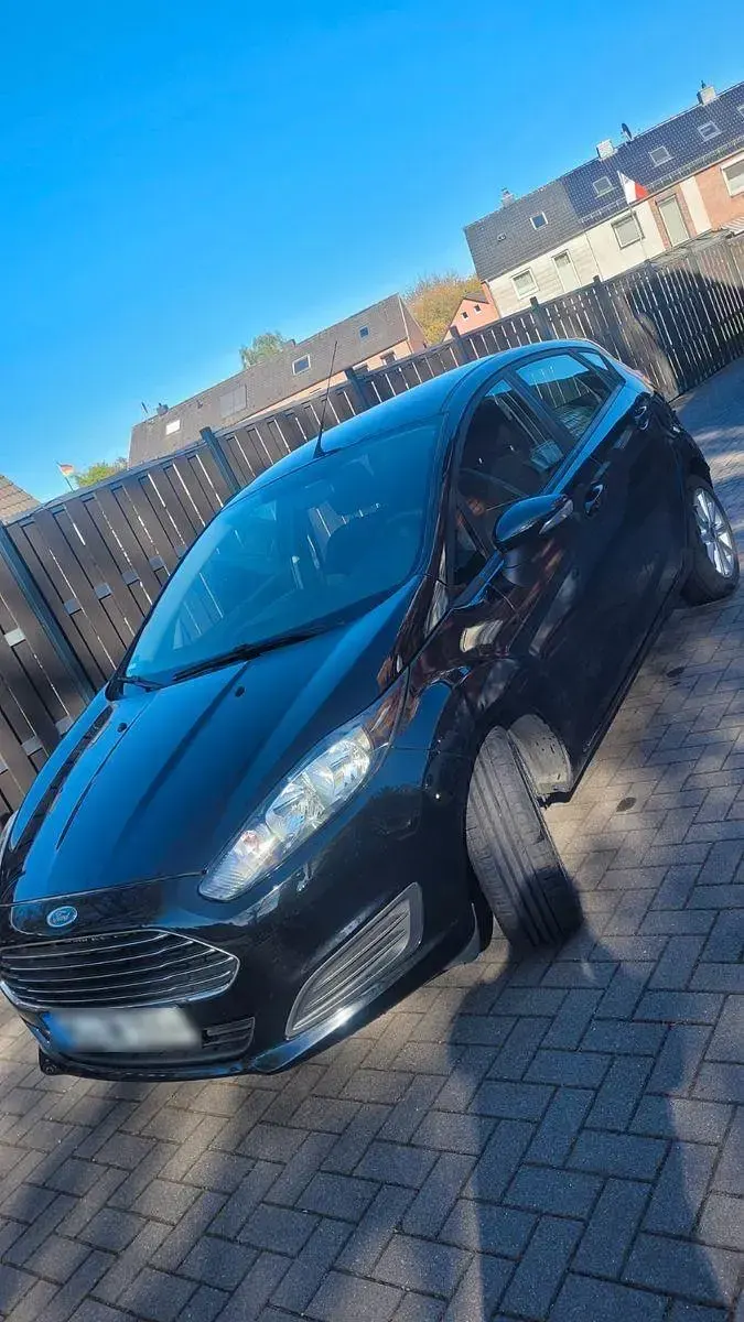 Gebraucht Ford Fiesta SYNC Edition 101 PS (74 kW) 2014 Schwarz Kleinwagen
