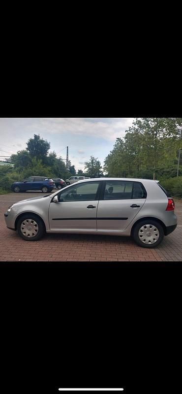 Silber Gebraucht 2005 VW Golf V Limousine | 3.300 € (Etwas zu teuer) - Bild 1/4