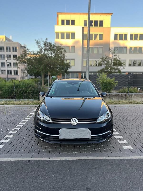 Schwarz Gebraucht 2018 VW Golf VII Join Kombi | 12.400 € (Fairer Preis) - Bild 1/4