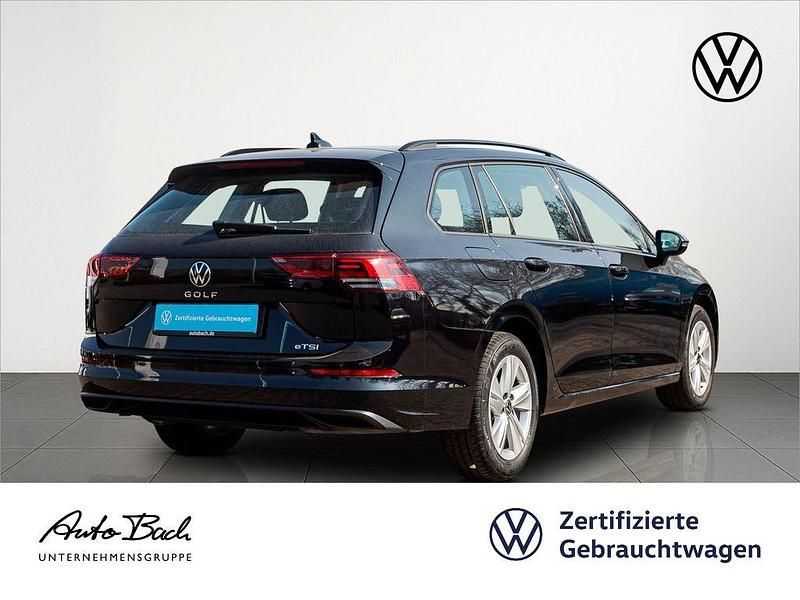 Gebraucht VW Golf VIII Pro 131 PS (96 kW) 2023 Deep black perleffekt Kombi
