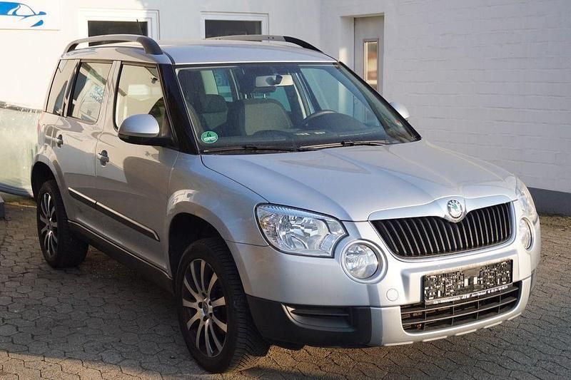 Gebraucht Skoda Yeti Active 105 PS (77 kW) 2013 Silber SUV
