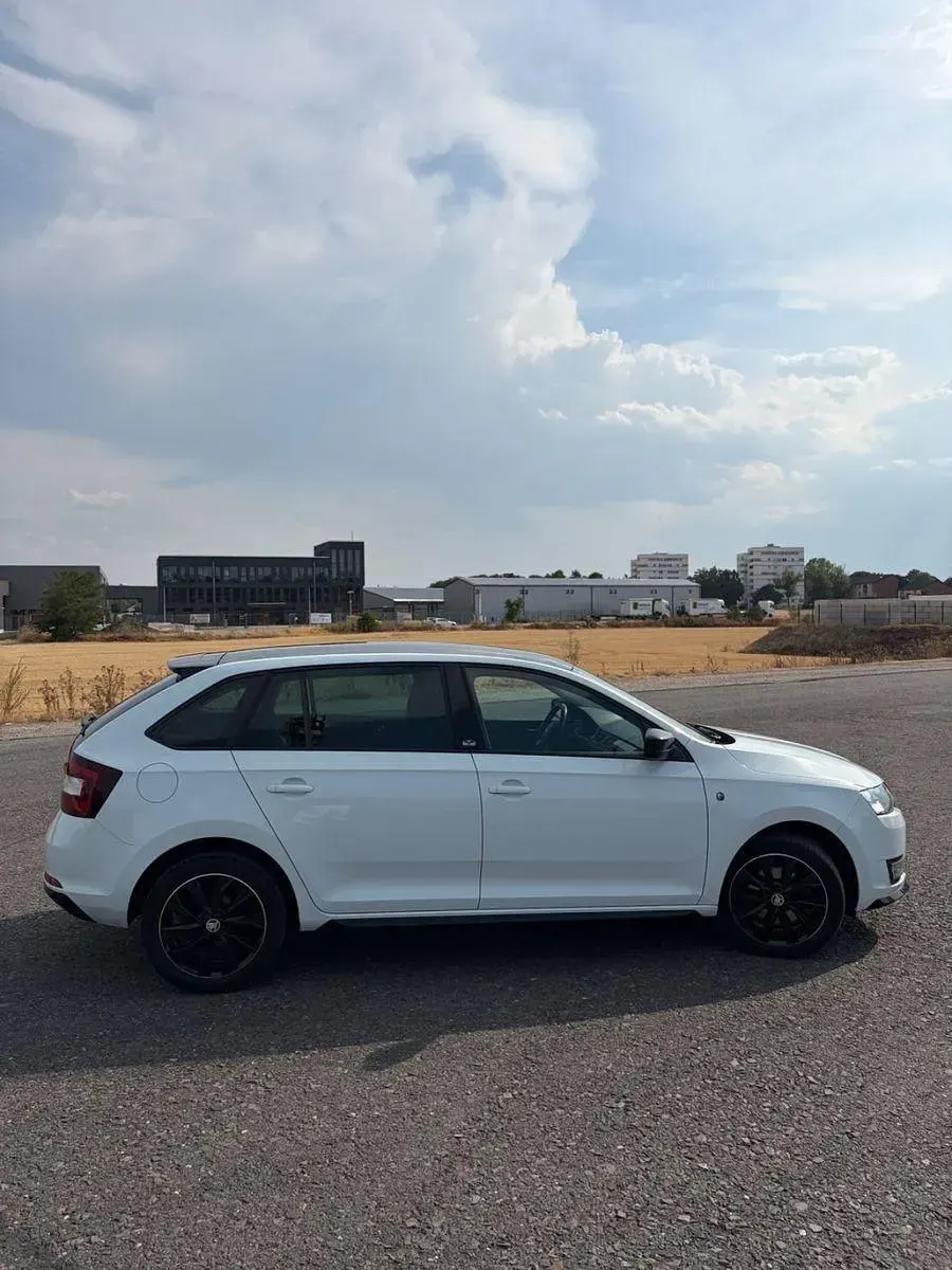 Gebraucht Skoda Rapid Monte Carlo 105 PS (77 kW) 2015 Weiß Kleinwagen