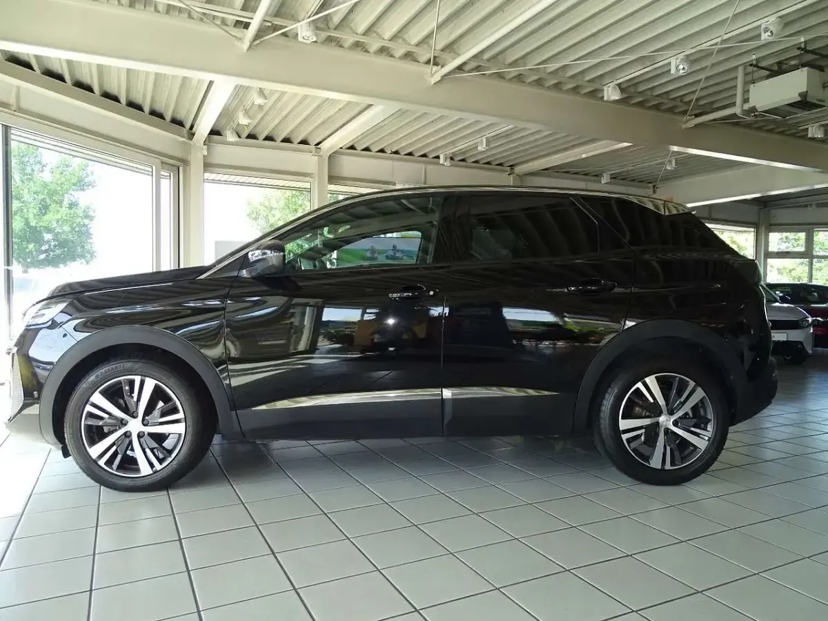 Gebraucht Peugeot 3008 Allure 131 PS (96 kW) 2024 Schwarz SUV