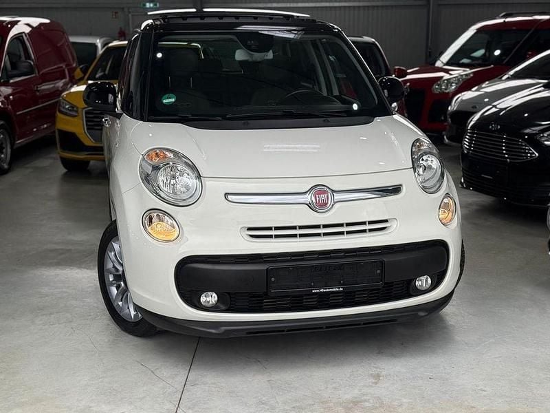 Schwarz Gebraucht 2016 Fiat 500L Living Van / Kleinbus | 10.600 € (Fairer Preis) - Bild 1/4