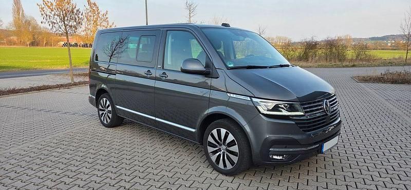 Gebraucht VW Multivan 204 PS (150 kW) 2022 Grau Van