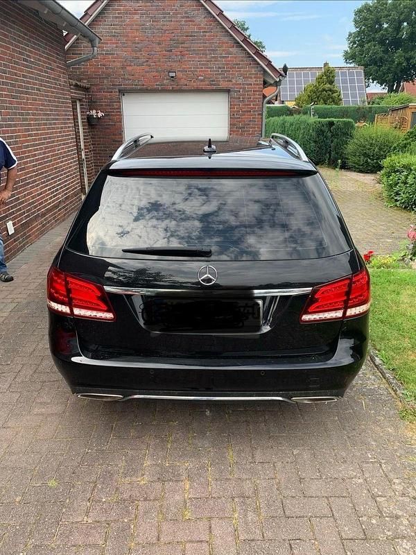 Gebraucht Mercedes E220 Avantgarde 170 PS (125 kW) 2013 Schwarz Kombi