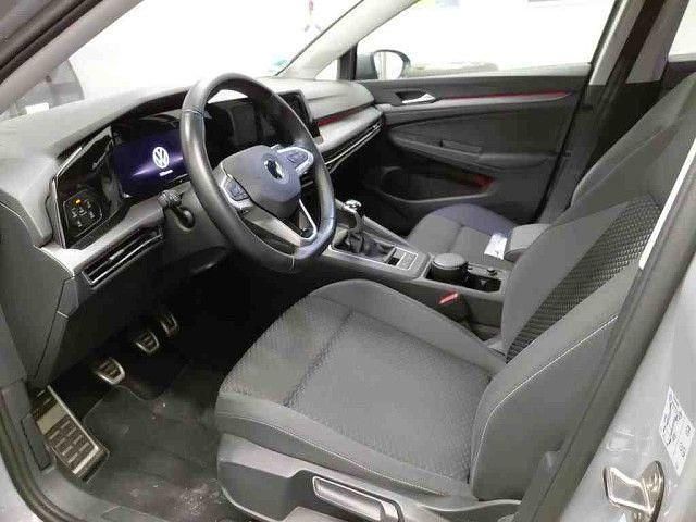 Gebraucht VW Golf VIII Active 150 PS (110 kW) 2023 Grau Limousine