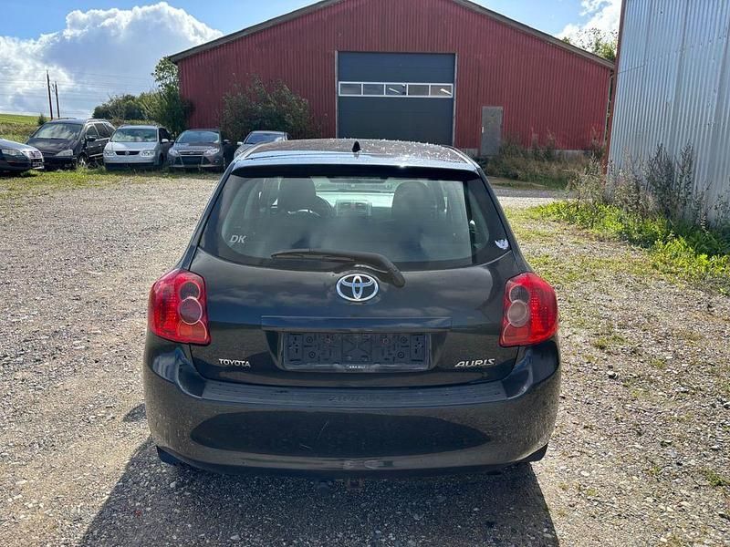 Gebraucht Toyota Auris Basis 126 PS (92 kW) 2008 Schwarz Limousine