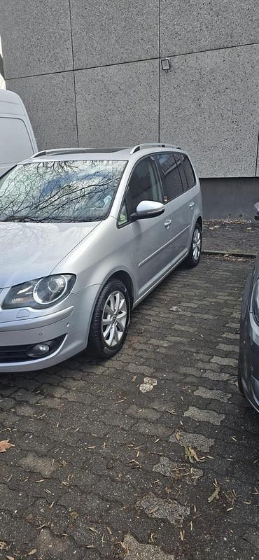 Silber Gebraucht 2009 VW Touran Van / Kleinbus | 6.200 € (Etwas zu teuer) - Bild 1/4