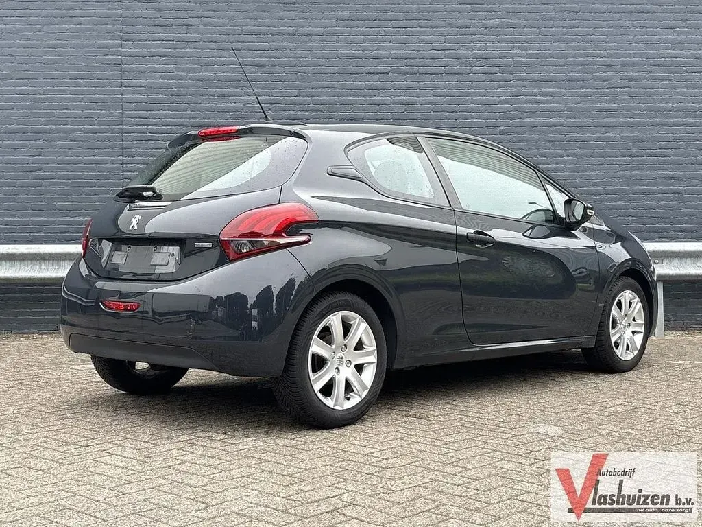 Gebraucht Peugeot 208 Access 68 PS (50 kW) 2016 Grau Kleinwagen
