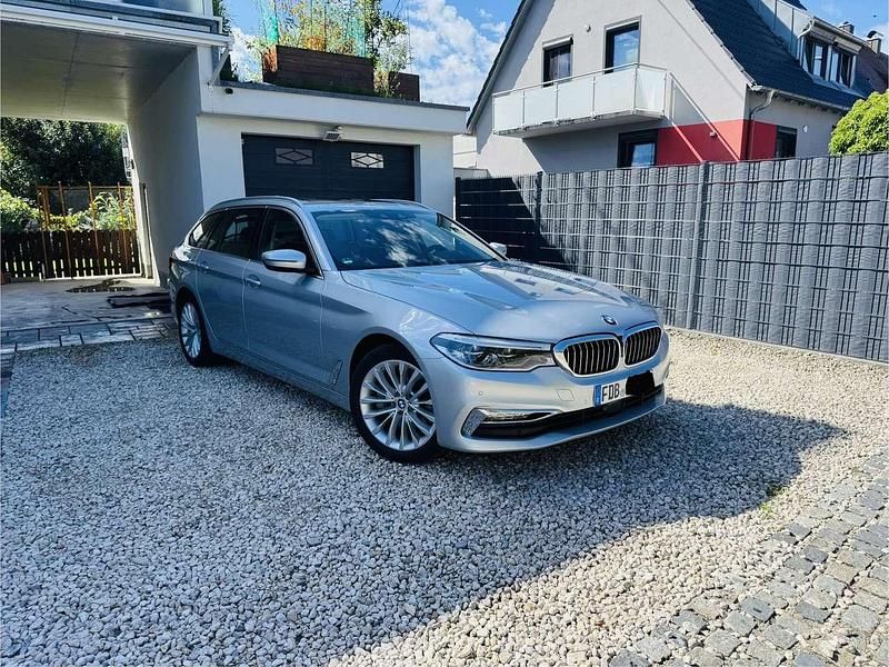 Grau Gebraucht 2018 BMW 540 Luxury Line Kombi | 30.999 € (Superpreis) - Bild 1/4