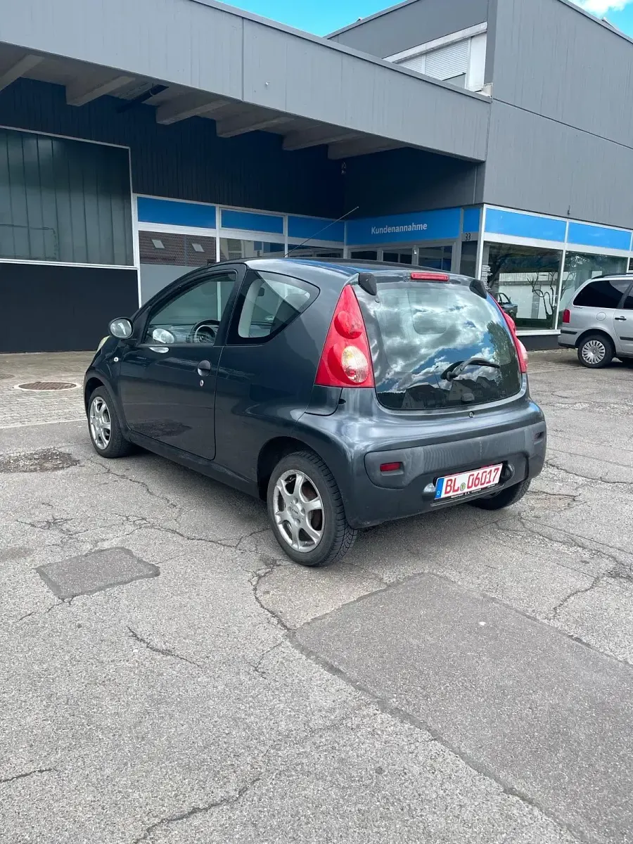Gebraucht Peugeot 107 68 PS (50 kW) 2006 Grau Kleinwagen