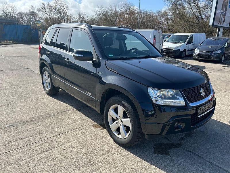 Gebraucht Suzuki Grand Vitara 129 PS (94 kW) 2010 Schwarz SUV
