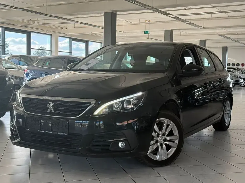 Gebraucht Peugeot 308 SW Active 131 PS (96 kW) 2019 Schwarz Kombi
