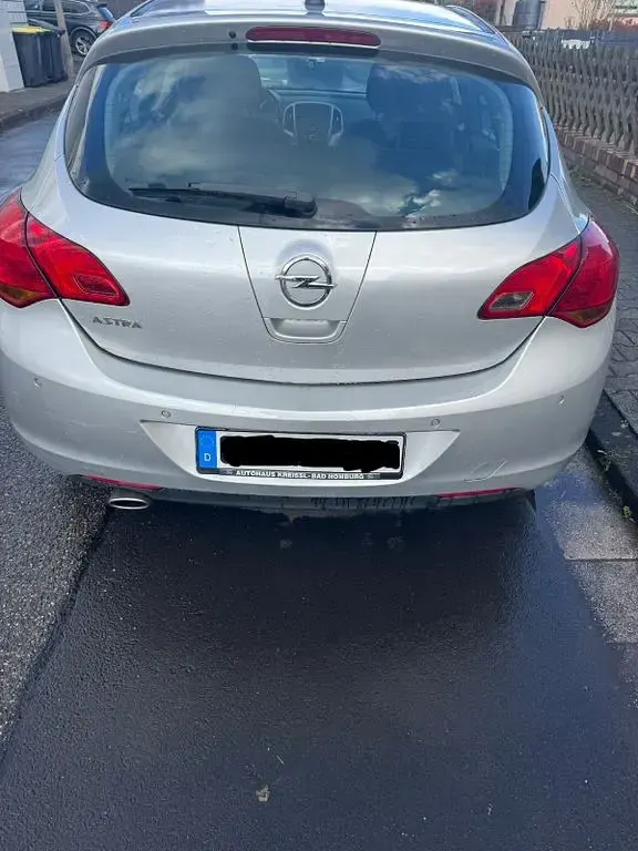 Gebraucht Opel Astra Edition 120 PS (88 kW) 2010 Silber Limousine