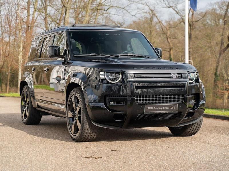 Neu Land Rover Defender HSE Dynamic 300 PS (220 kW) 2026 Schwarz SUV