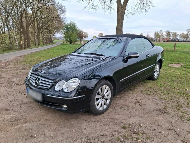 Gebraucht Mercedes CLK200 163 PS (119 kW) 2003 Schwarz Cabrio