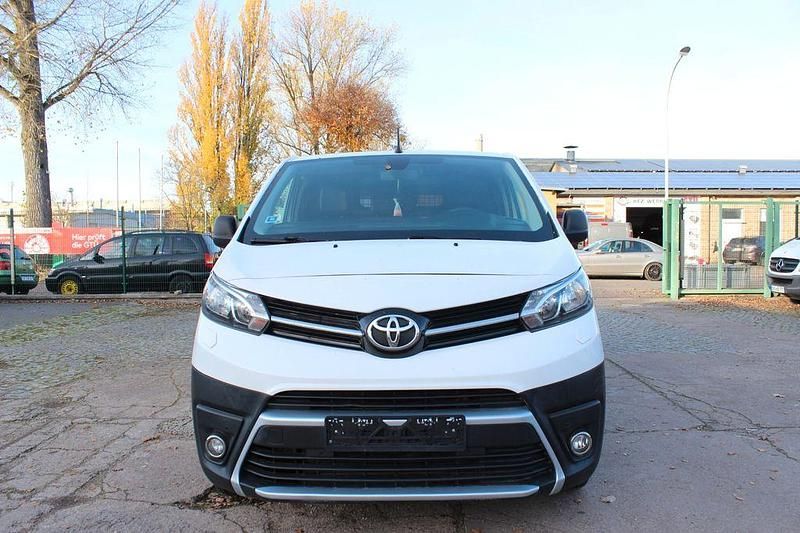 Gebraucht Toyota Proace 122 PS (89 kW) 2019 Weiß Van / Kleinbus